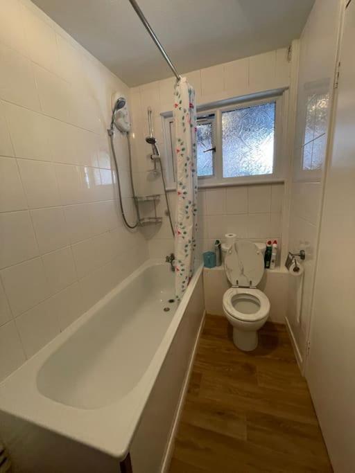 Spacious Bungalow In London, Near Central London, The Excel Centre And The O2, Ideal For Families Εξωτερικό φωτογραφία