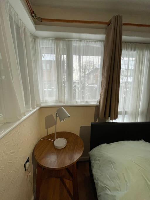 Spacious Bungalow In London, Near Central London, The Excel Centre And The O2, Ideal For Families Εξωτερικό φωτογραφία