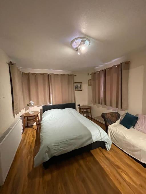 Spacious Bungalow In London, Near Central London, The Excel Centre And The O2, Ideal For Families Εξωτερικό φωτογραφία